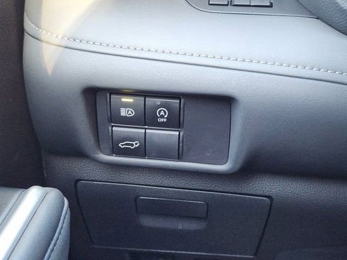 Used 2024 Toyota Highlander XLE image 23