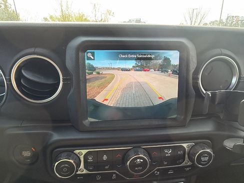 Used 2021 Jeep Gladiator Overland w/ Popular Equipment Package image 32