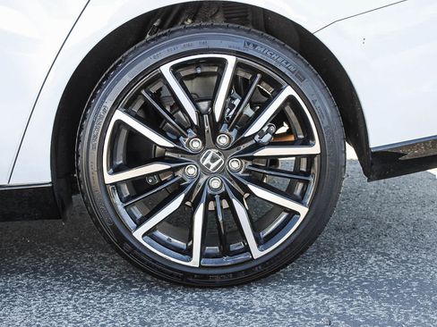 Used 2023 Honda Accord Touring image 10