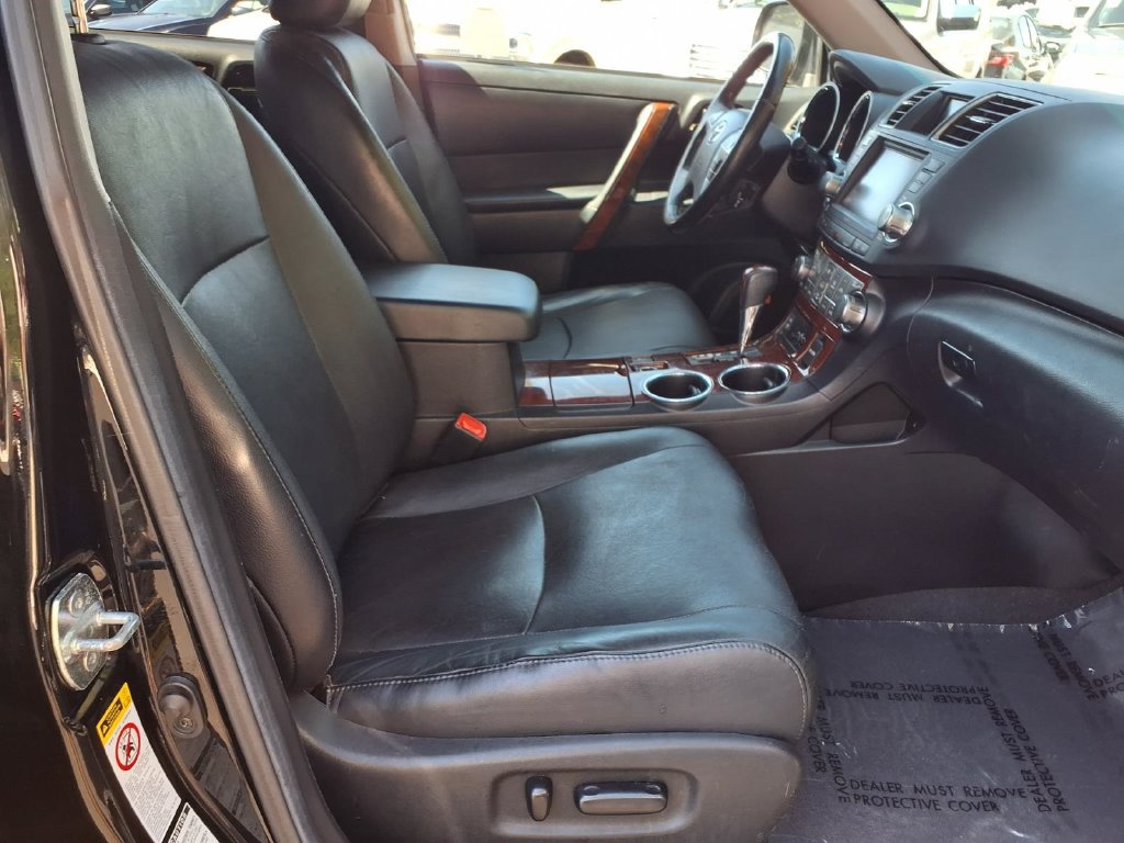 Used 2011 Toyota Highlander Limited w/ Tow Pkg AWD/4WD image 33