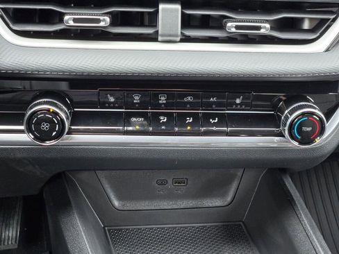 New 2026 Chevrolet Equinox LT w/ LPO, Floor Liner Package image 21