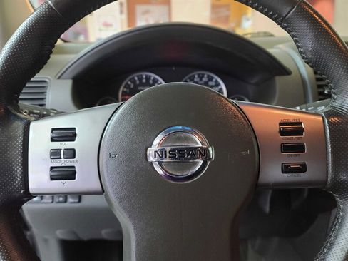 Used 2006 Nissan Pathfinder SE w/ (P01) Se Premium Pkg image 24