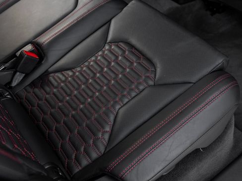 Used 2022 Lamborghini Urus AWD/4WD image 39