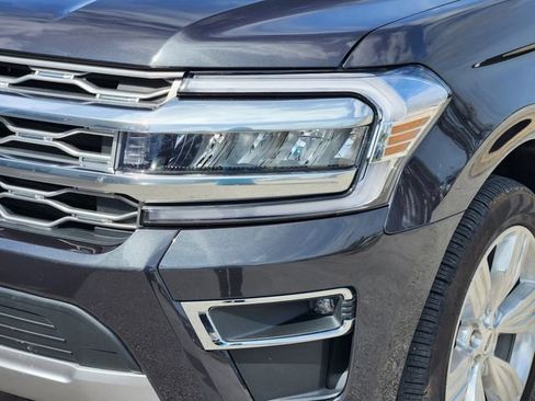 Used 2024 Ford Expedition Platinum image 7