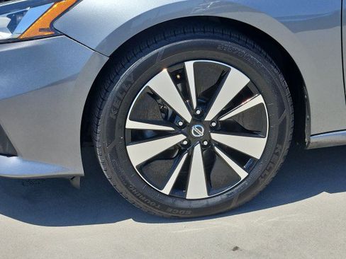 Used 2021 Nissan Altima 2.5 SV FWD image 32