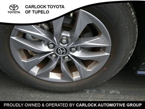 Used 2025 Toyota Sienna XLE image 30