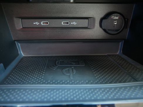 Used 2024 Volkswagen Taos SEL image 30