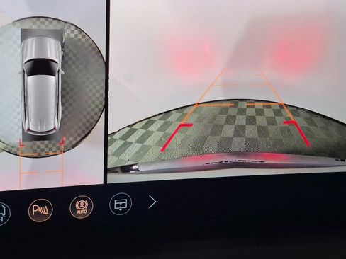 New 2026 Cadillac Vistiq Platinum w/ LPO, Floor Liner Package image 28