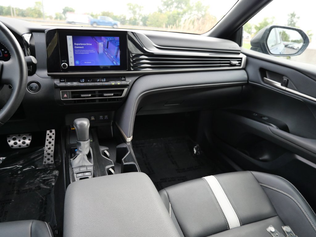 Certified 2025 Toyota Camry SE FWD image 14