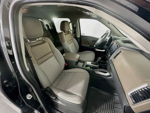 Used 2022 Nissan Frontier SV RWD image 29