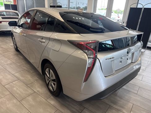Used 2016 Toyota Prius Four w/ Advanced Technology Package FWD image 9