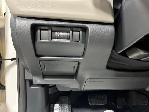 Certified 2025 Subaru Forester AWD/4WD image 16