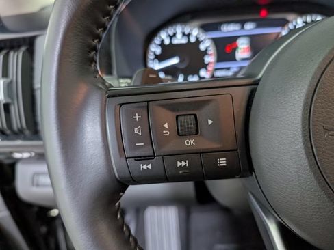Used 2025 Nissan Pathfinder SV AWD/4WD image 19