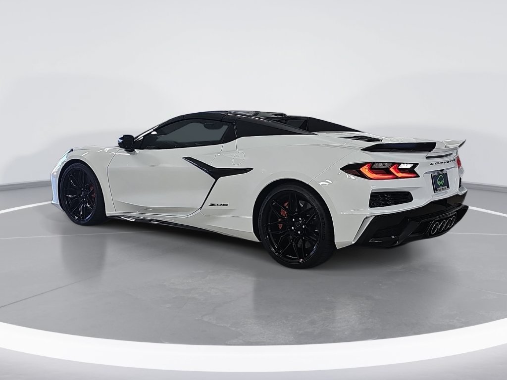 Used 2025 Chevrolet Corvette Z06 RWD image 6