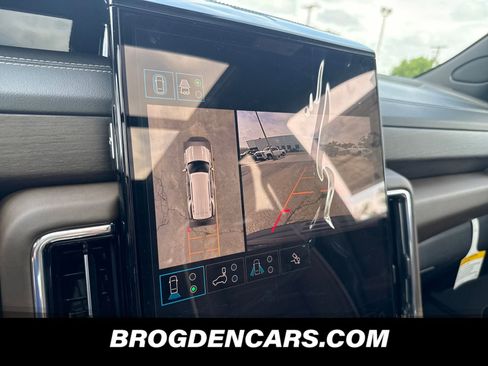 New 2026 GMC Yukon Denali Ultimate AWD/4WD image 6
