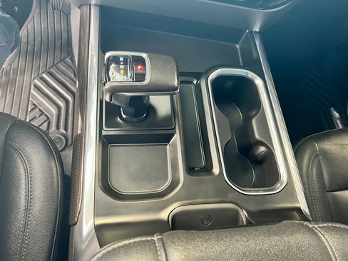 Used 2022 Chevrolet Silverado 1500 RST w/ Convenience Package II AWD/4WD image 18