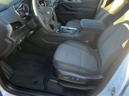 Certified 2023 Chevrolet Traverse LT image 13