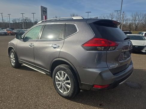 Used 2017 Nissan Rogue SV image 5