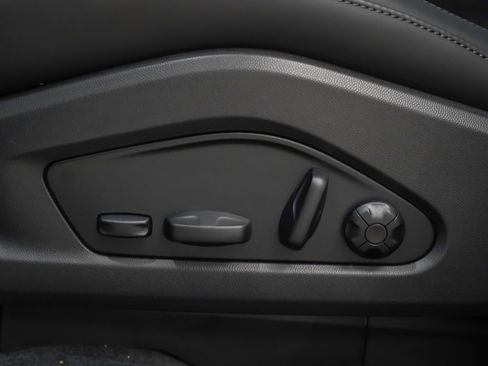 New 2025 Porsche Macan Turbo Electric image 25