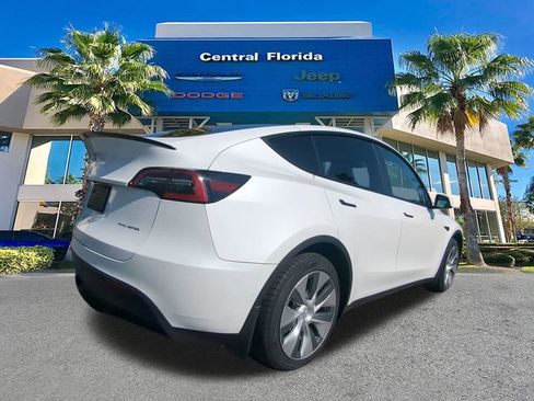 Used 2022 Tesla Model Y Long Range image 5