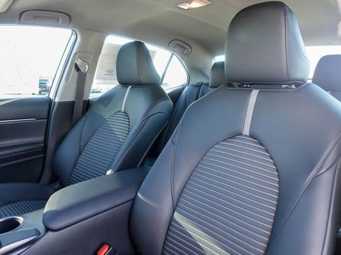 Certified 2021 Toyota Camry SE image 27