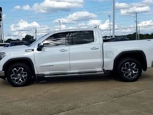 Certified 2023 GMC Sierra 1500 SLT image 5