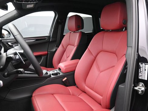 New 2026 Porsche Macan AWD/4WD image 5