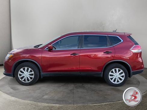 Used 2016 Nissan Rogue S image 4