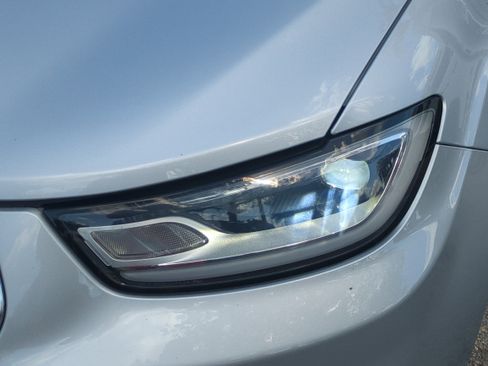 Certified 2023 Chrysler Pacifica Touring-L image 10