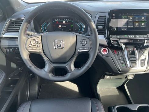 Certified 2024 Honda Odyssey Sport image 15