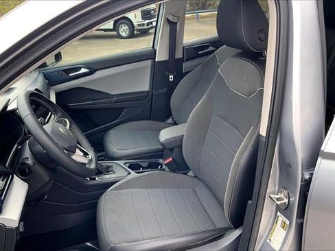 Used 2023 Volkswagen Taos SE w/ Panoramic Sunroof Package image 25