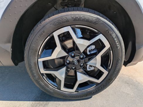 Certified 2024 Hyundai Santa Cruz Limited image 9