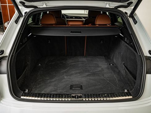 Used 2021 Audi e-tron Premium w/ Convenience Plus Package image 18