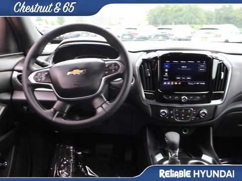 Used 2023 Chevrolet Traverse LT FWD image 21