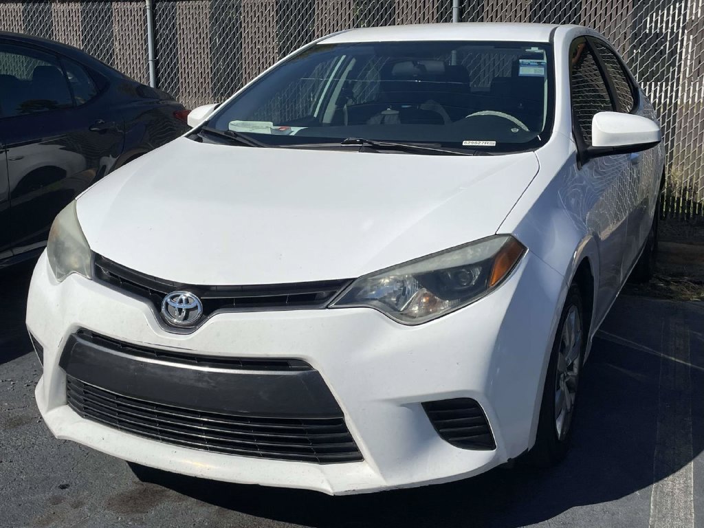 Used 2016 Toyota Corolla LE FWD image 2
