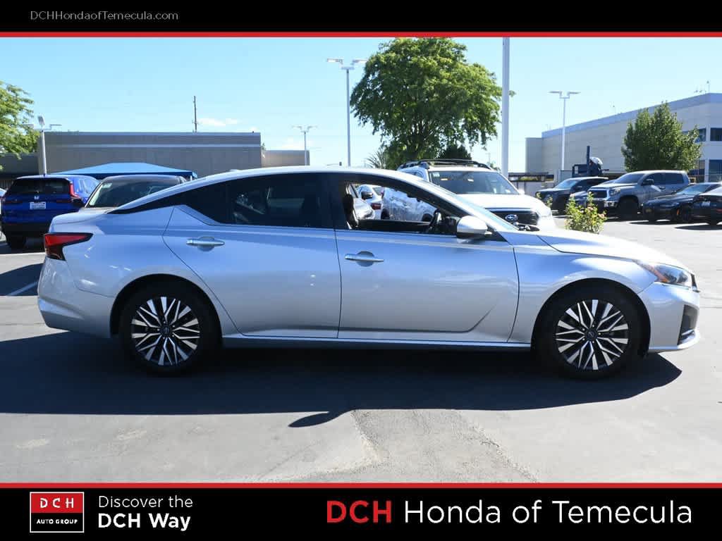 Used 2023 Nissan Altima 2.5 SV w/ SV Premium Package FWD image 5
