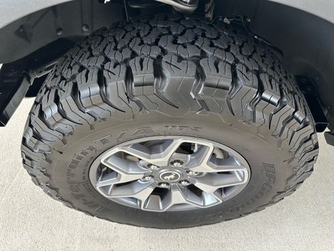Used 2025 Ford Bronco Badlands AWD/4WD image 6