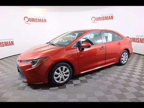 Used 2021 Toyota Corolla LE image 1