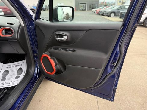 Used 2019 Jeep Renegade Sport image 27