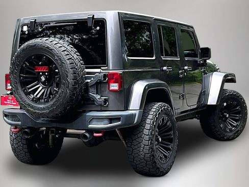 Used 2016 Jeep Wrangler Unlimited Rubicon AWD/4WD image 5