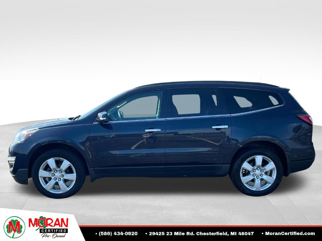 Used 2017 Chevrolet Traverse LT w/ Style and Technology Package FWD image 2