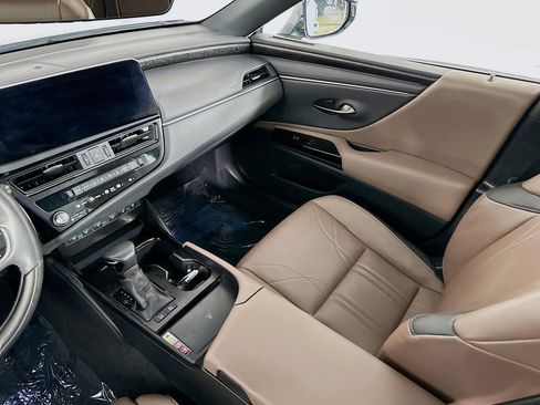 Used 2023 Lexus ES 300h w/ Accessory Package (Z1) FWD image 32