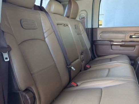 Used 2024 RAM 3500 Limited w/ Towing Technology Group image 7