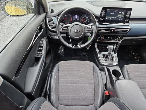 Used 2021 Kia Seltos S image 10