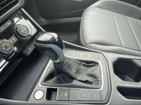 Used 2024 Volkswagen Jetta SE FWD image 19