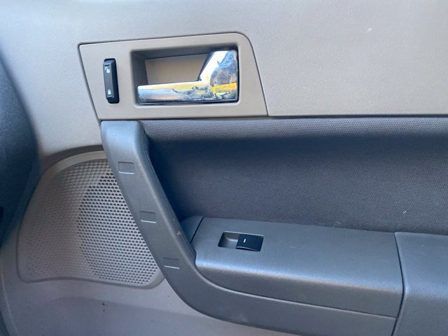 Used 2011 Ford Focus SES w/ 401A Rapid Spec Order Code FWD image 24