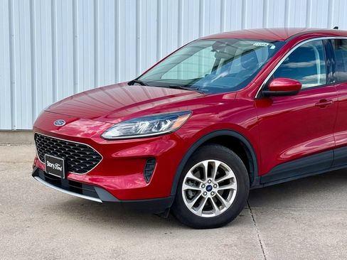 Used 2021 Ford Escape SE w/ Convenience Package AWD/4WD image 2