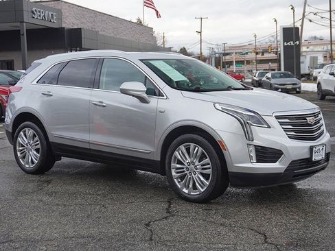 Used 2018 Cadillac XT5 Premium Luxury image 2
