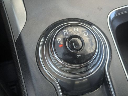 Used 2020 Ford Fusion SE FWD image 26