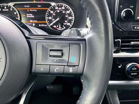Used 2023 Nissan Pathfinder SL FWD image 23